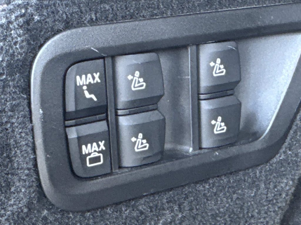 Used 2019 BMW X7 xDrive40i w/ Premium Package AWD/4WD image 6
