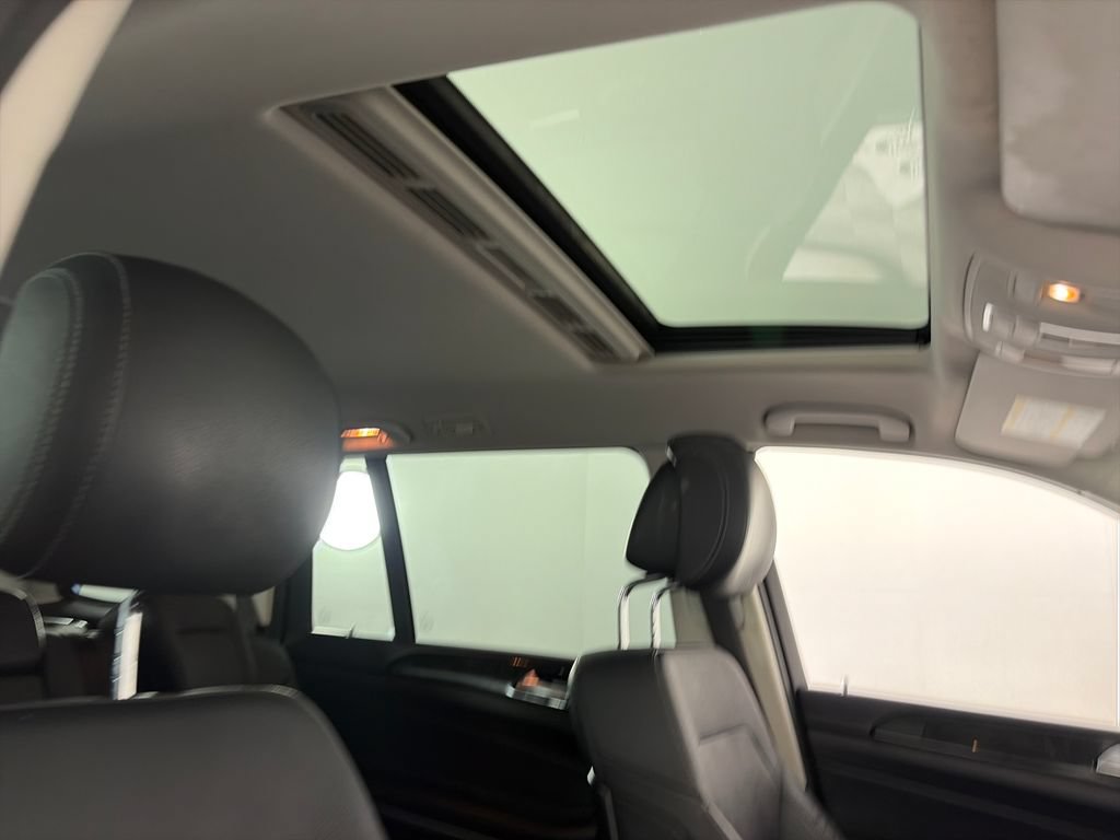Used 2017 Mercedes-Benz GLS 550 4MATIC image 32