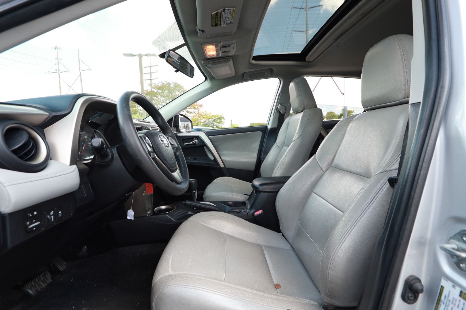 Used 2014 Toyota RAV4 XLE FWD image 17