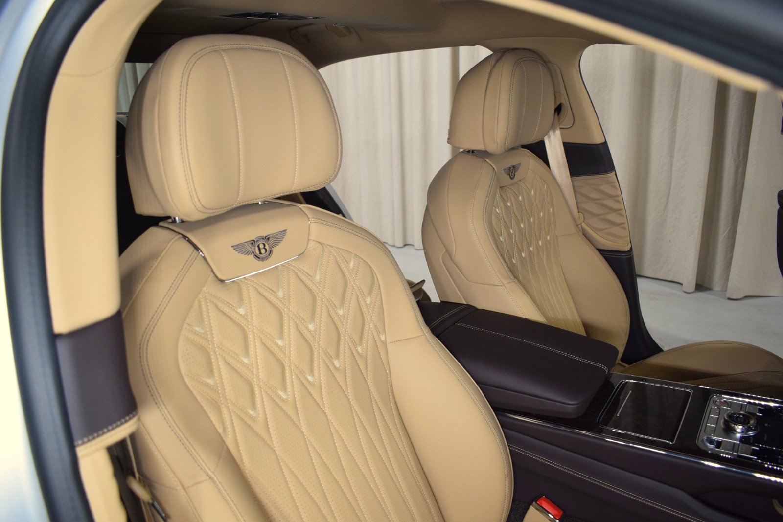 New 2026 Bentley Flying Spur Azure image 22