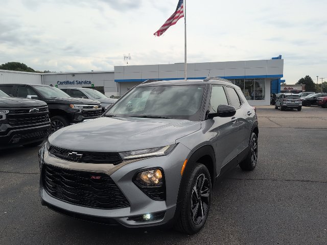 Used 2023 Chevrolet TrailBlazer RS w/ Convenience Package AWD/4WD image 3