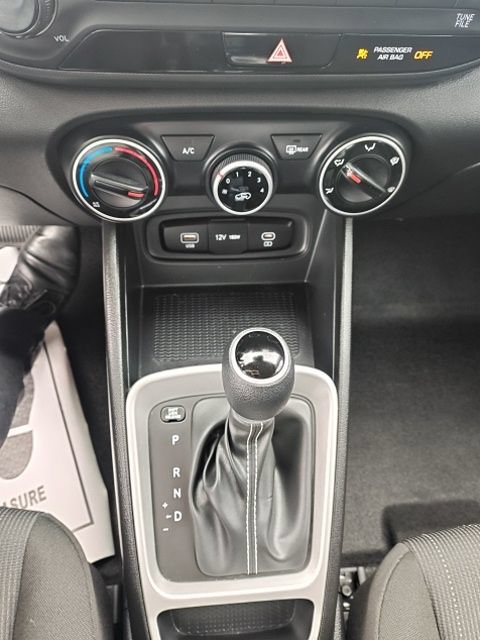 Certified 2026 Hyundai Venue SE FWD image 22