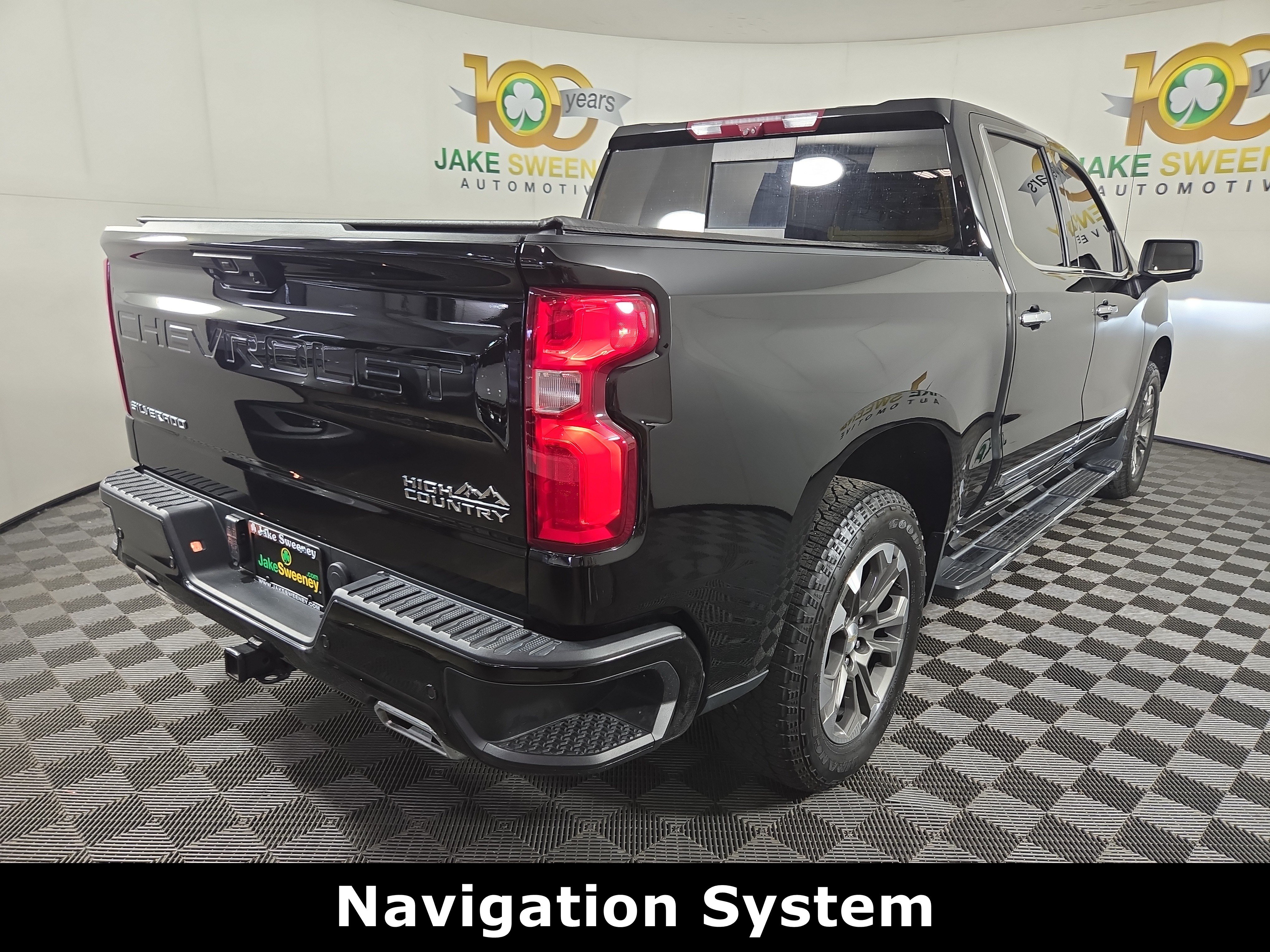 Certified 2023 Chevrolet Silverado 1500 High Country w/ Technology Package AWD/4WD image 9