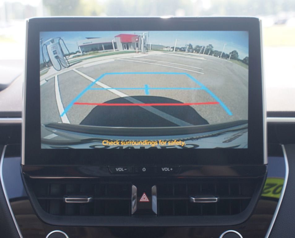 Used 2025 Toyota Corolla XLE FWD image 7