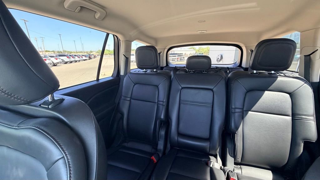 Used 2023 Lincoln Aviator AWD image 27