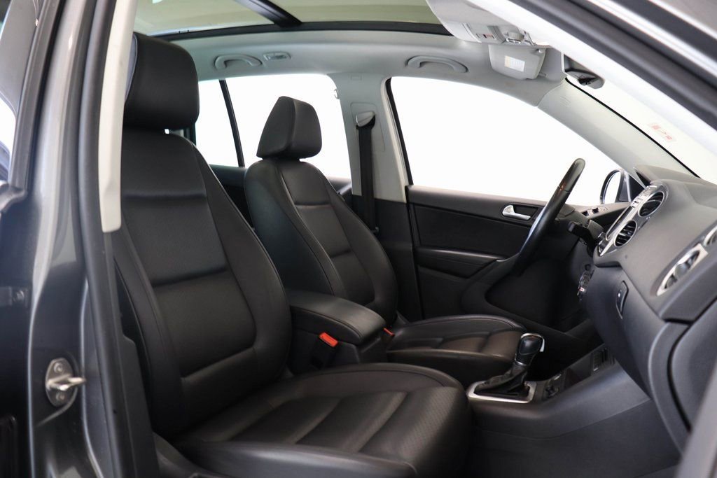 Used 2016 Volkswagen Tiguan SE image 19