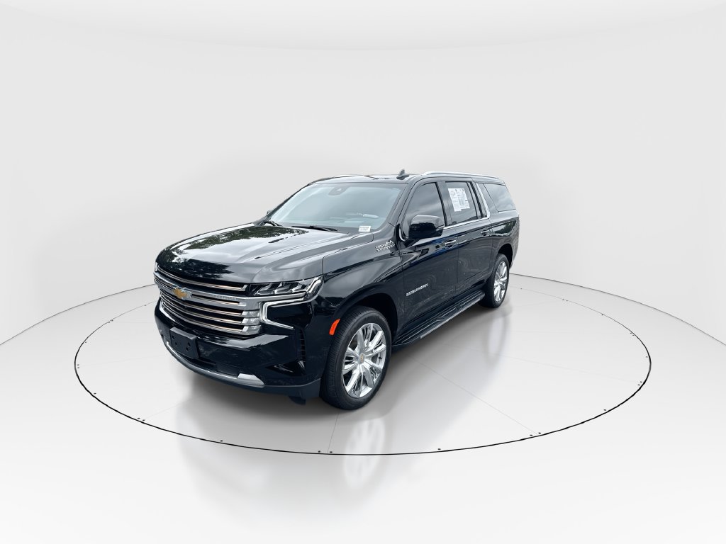 Used 2024 Chevrolet Suburban High Country AWD/4WD image 4