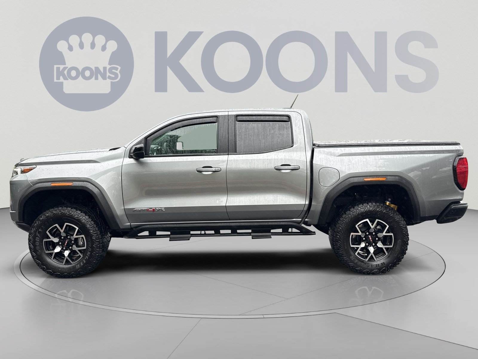 Used 2024 GMC Canyon AT4X AWD/4WD image 2