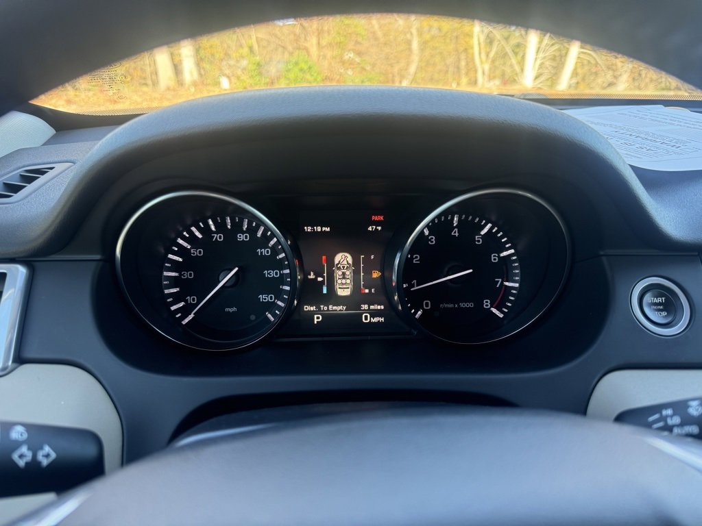 Used 2016 Land Rover Discovery Sport HSE image 19