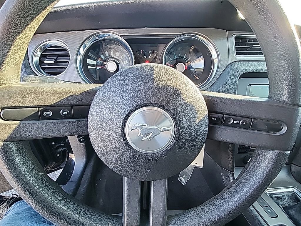 Used 2012 Ford Mustang GT image 15