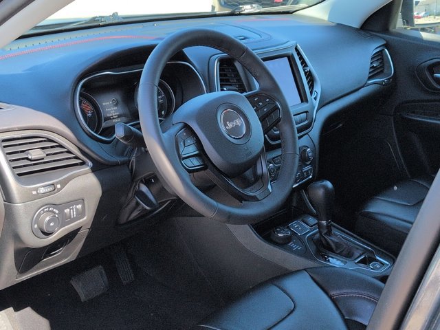 Used 2022 Jeep Cherokee Trailhawk image 10