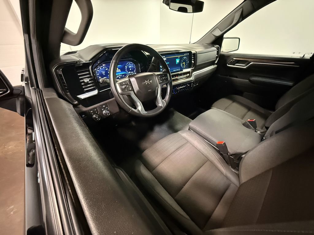 Used 2024 Chevrolet Silverado 1500 RST w/ Z71 Off-Road Package image 2