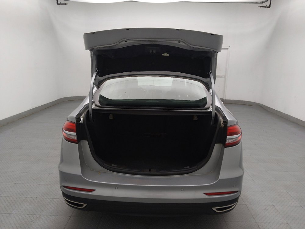 Used 2020 Ford Fusion Titanium FWD image 29
