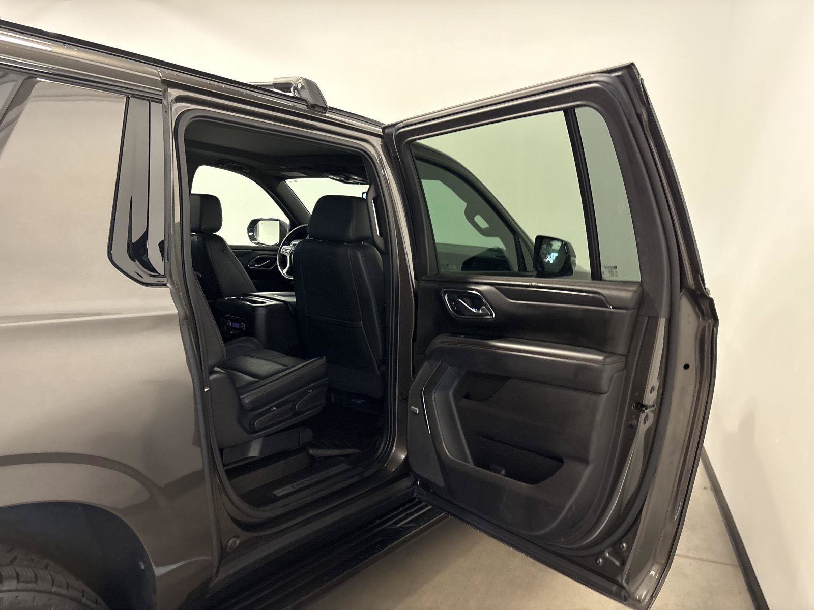 Used 2021 Chevrolet Suburban RST w/ Luxury Package AWD/4WD image 49