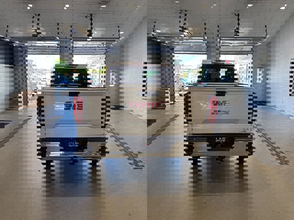 New 2026 GMC Sierra 1500 SLE image 7