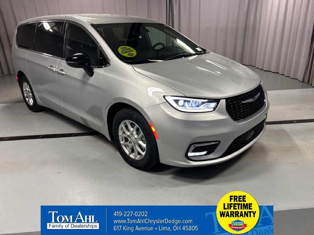 Used 2026 Chrysler Pacifica Select FWD 360° Tour