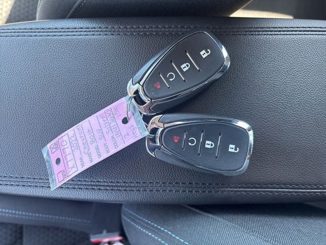 Used 2022 Chevrolet Bolt EUV LT w/ Comfort Package FWD image 21