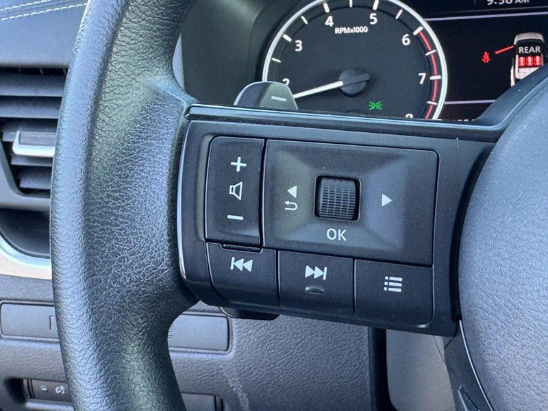 Used 2023 Nissan Rogue S image 17