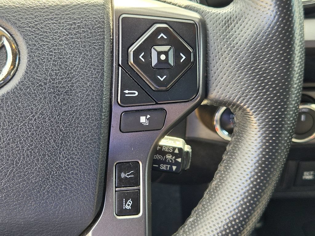 Used 2018 Toyota Tacoma TRD Off-Road AWD/4WD image 22