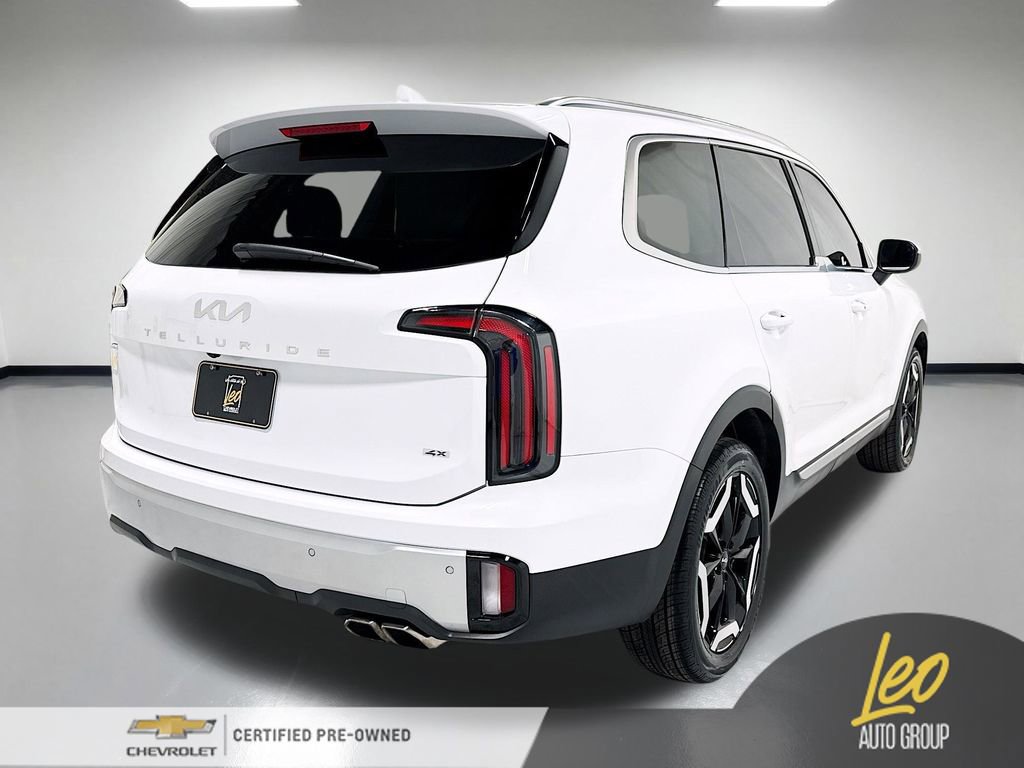 Used 2024 Kia Telluride EX w/ EX Captain's Chair Package image 6