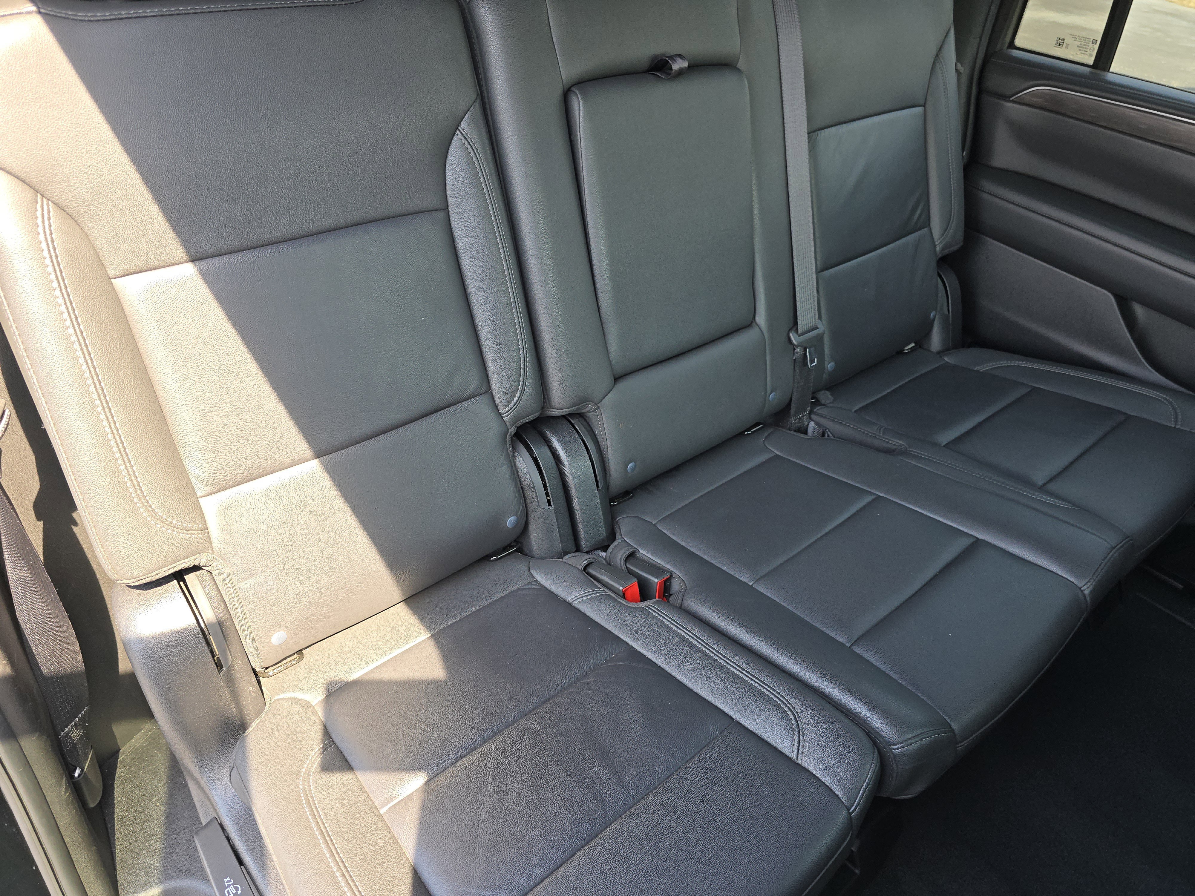 Used 2024 Chevrolet Suburban LT AWD/4WD image 28
