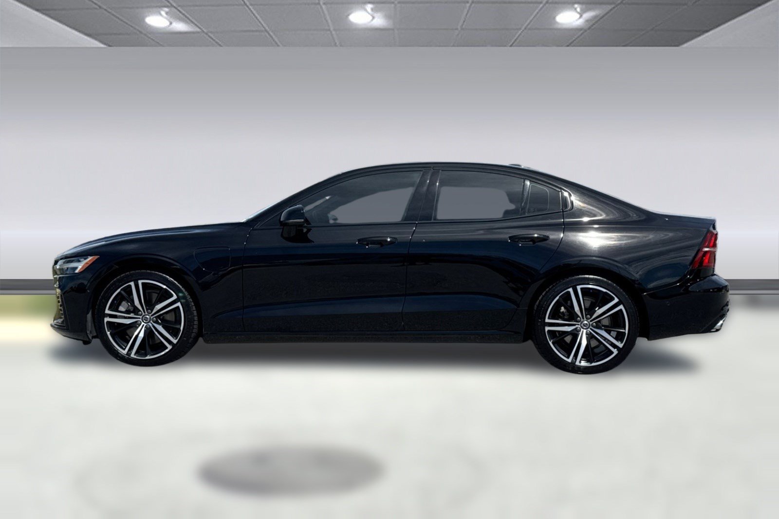 Used 2019 Volvo S60 T8 R-Design AWD/4WD image 2