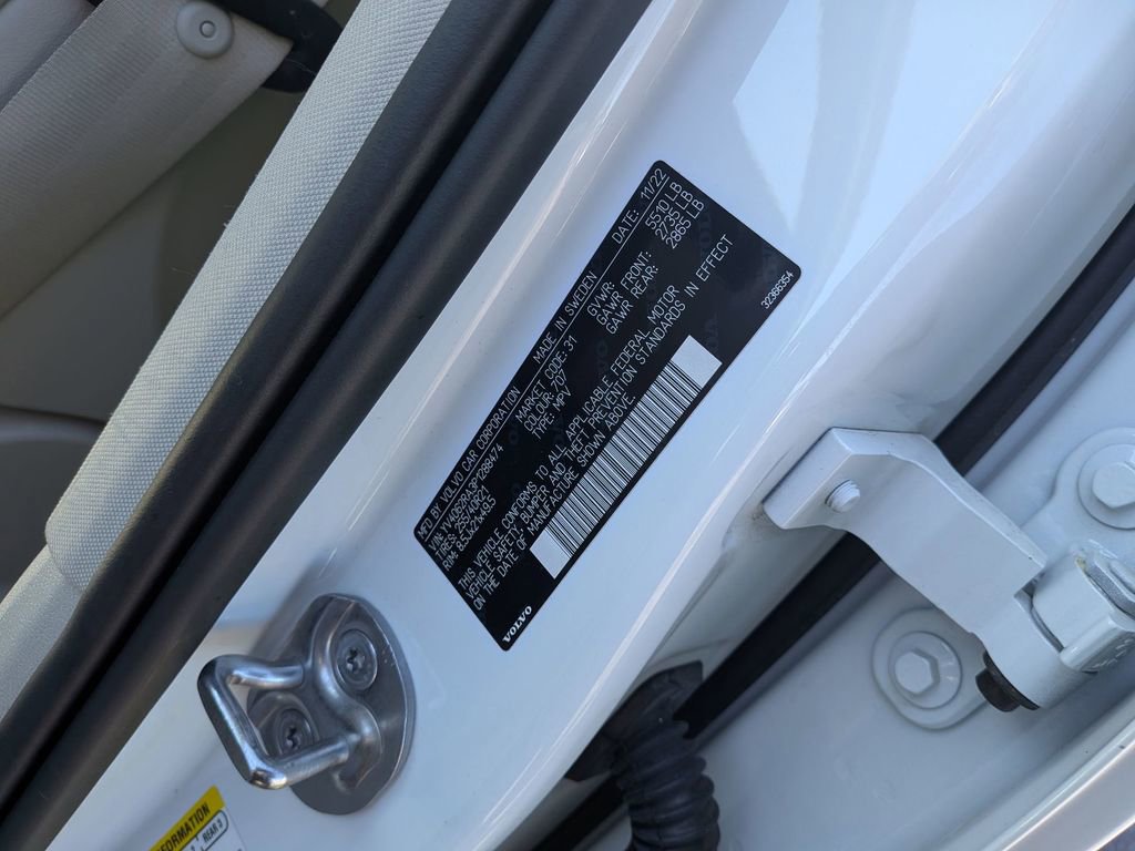 Used 2023 Volvo XC60 B6 Ultimate w/ Climate Package image 33