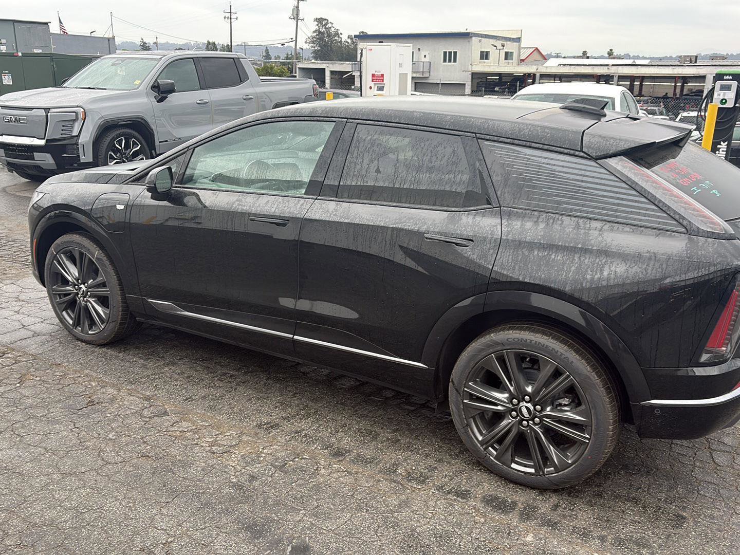 Used 2025 Cadillac Optiq Sport 2 image 2