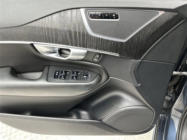 Used 2020 Volvo XC90 T5 Momentum image 13