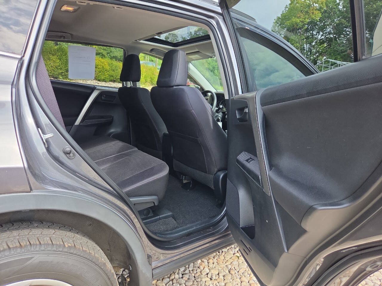 Used 2013 Toyota RAV4 XLE AWD/4WD image 18
