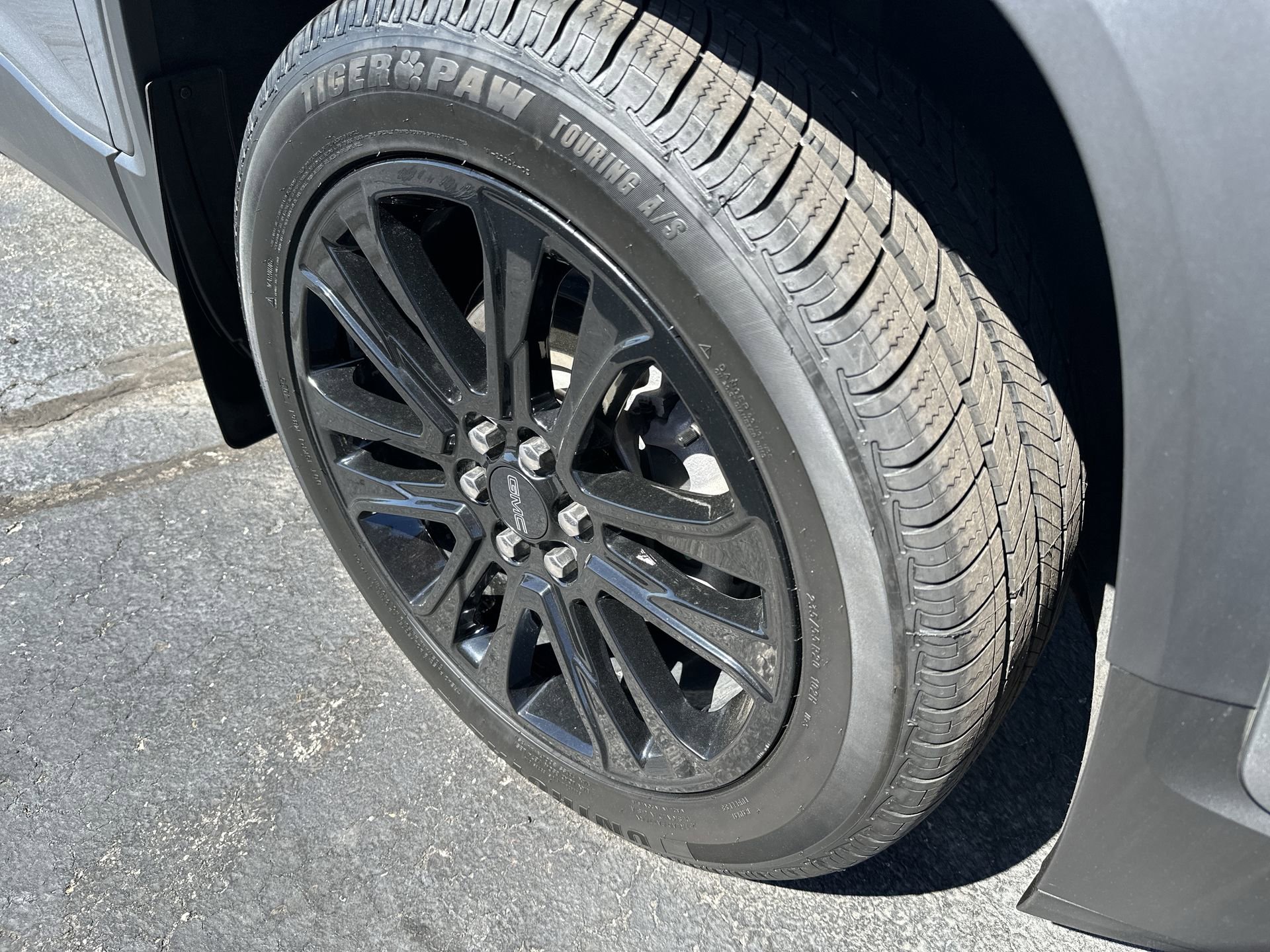 Certified 2023 GMC Acadia SLT w/ Elevation Edition AWD/4WD image 10