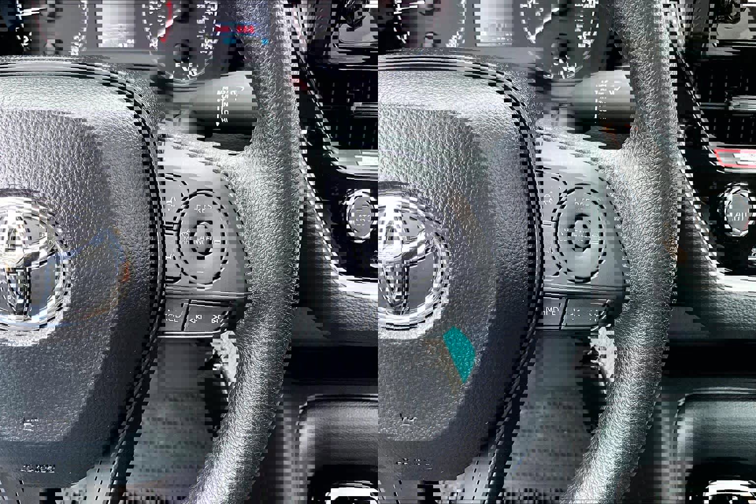 Certified 2025 Toyota Corolla LE image 22