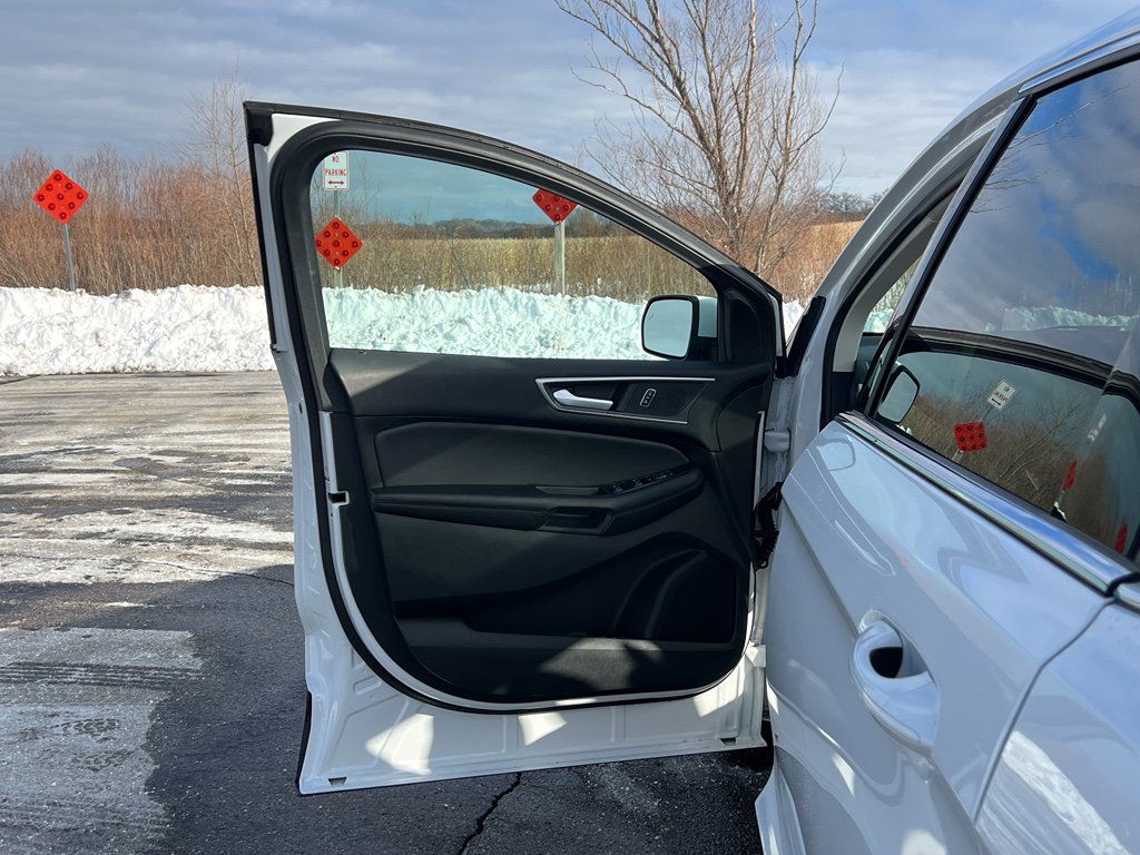 Used 2024 Ford Edge SEL w/ Convenience Package image 10