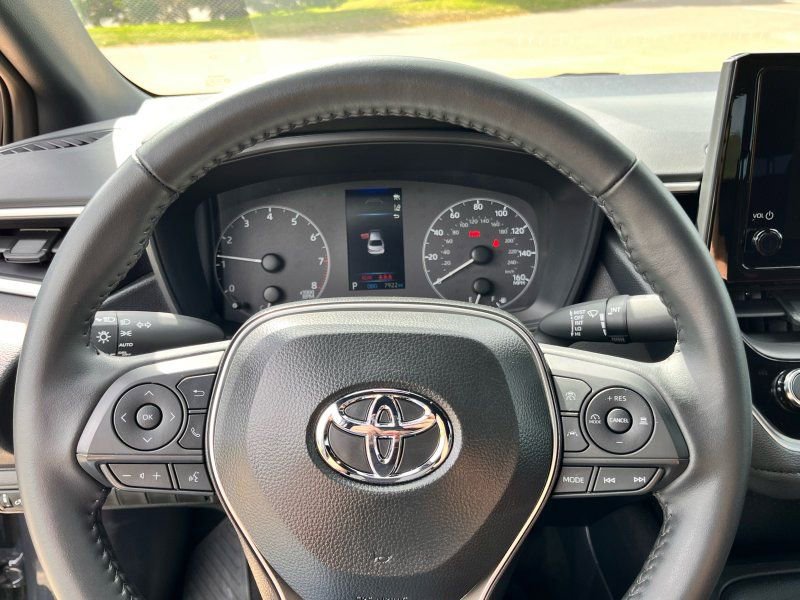 Used 2025 Toyota Corolla SE image 19