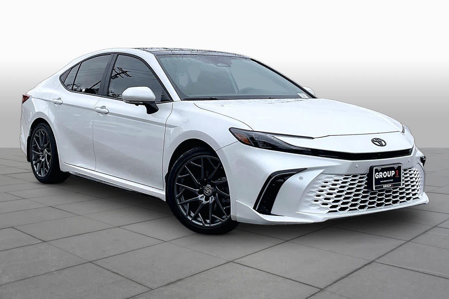 Used 2026 Toyota Camry XSE w/ Premium Plus Package FWD image 3