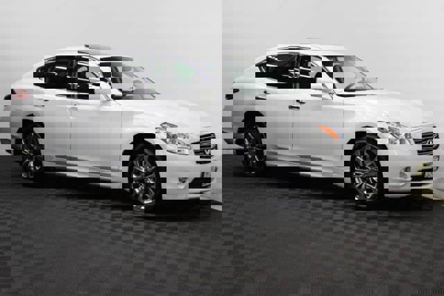 Used 2012 INFINITI M56 x w/ Deluxe Touring Pkg image 1