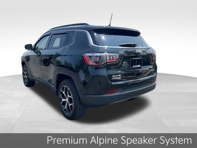 Used 2024 Jeep Compass Limited w/ Sun and Sound Group AWD/4WD image 5