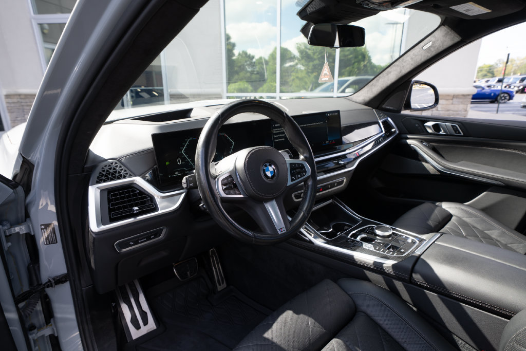 Used 2024 BMW X7 xDrive40i w/ M Sport Package AWD/4WD image 18
