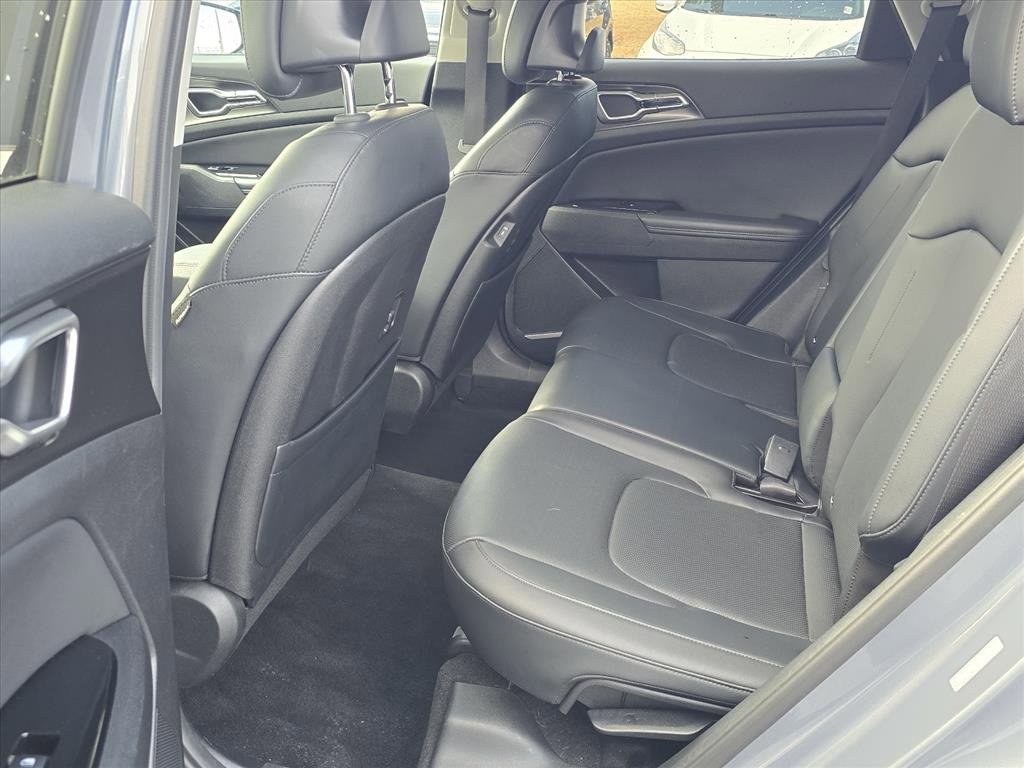 Used 2023 Kia Sportage EX image 8