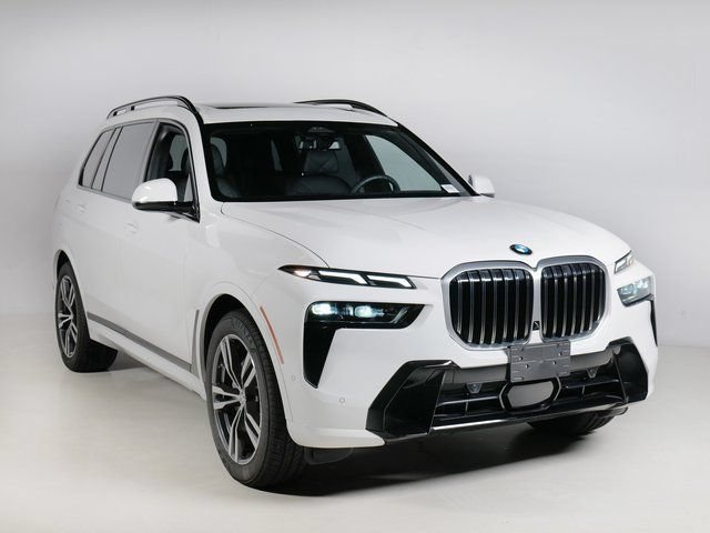 Used 2026 BMW X7 xDrive40i w/ M Sport Package AWD/4WD image 7