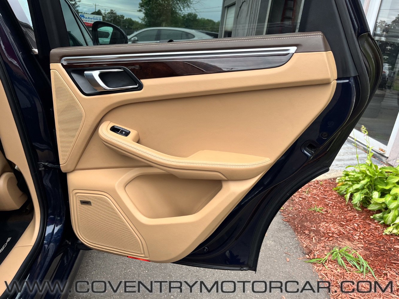 Used 2017 Porsche Macan Turbo image 37