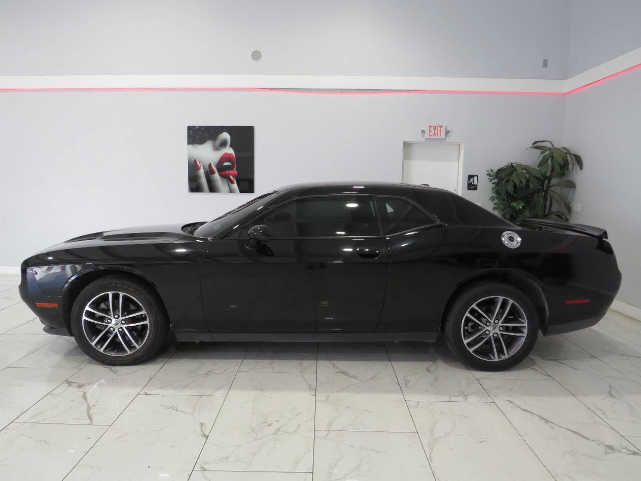 Used 2019 Dodge Challenger SXT AWD/4WD image 6
