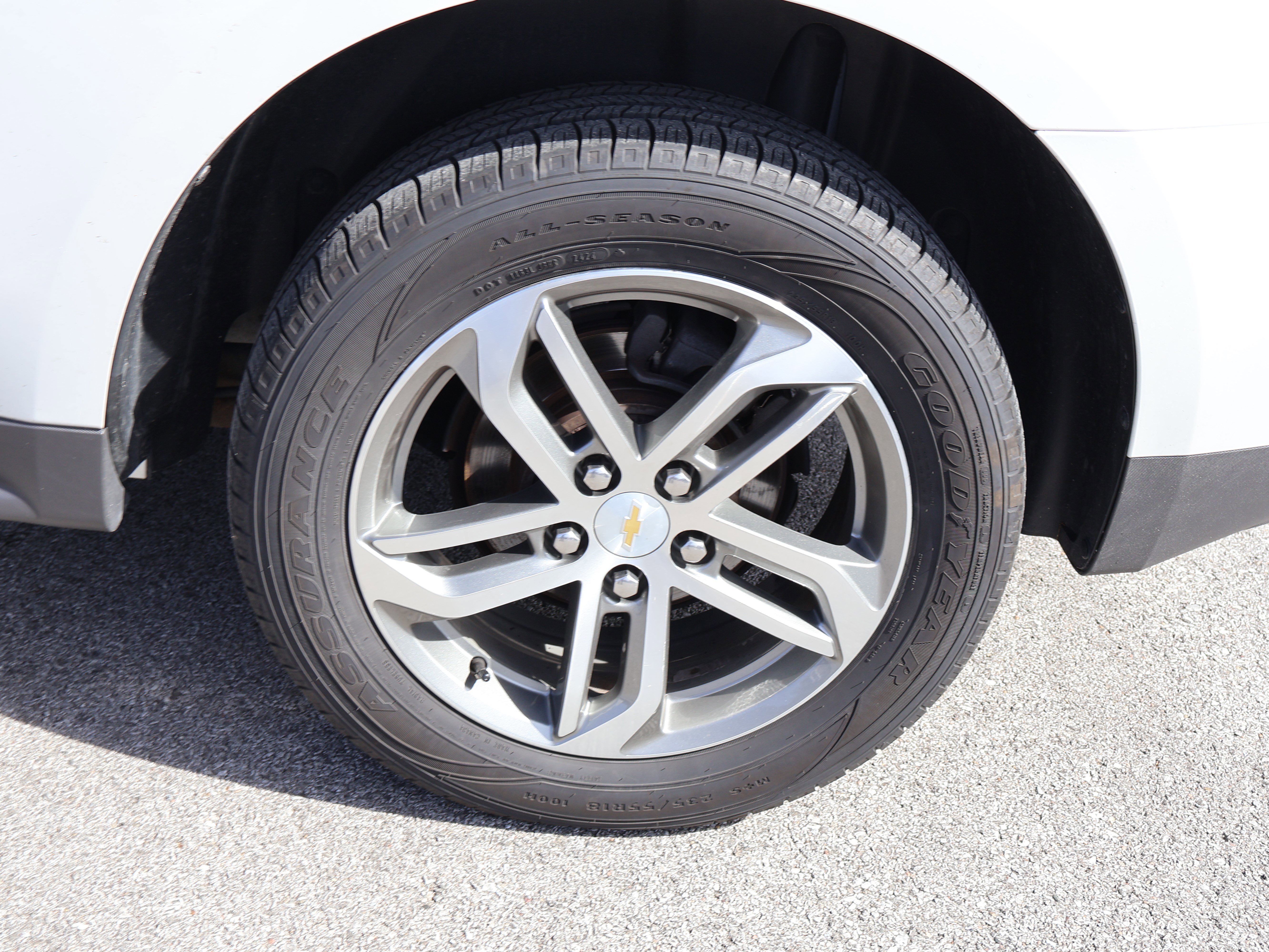Used 2017 Chevrolet Equinox Premier w/ Enhanced Convenience Package image 38