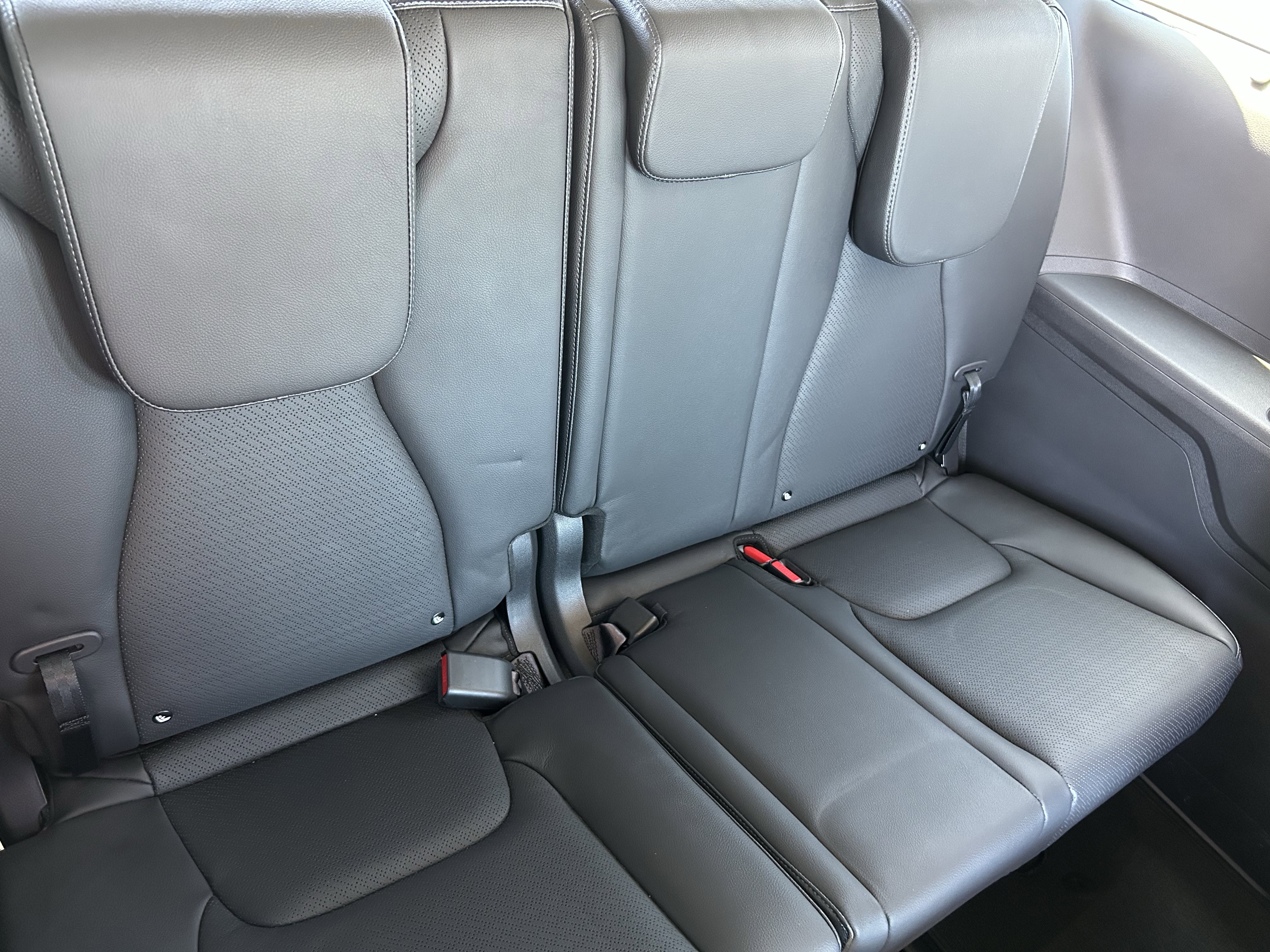 Used 2025 Kia Carnival SX Prestige image 14