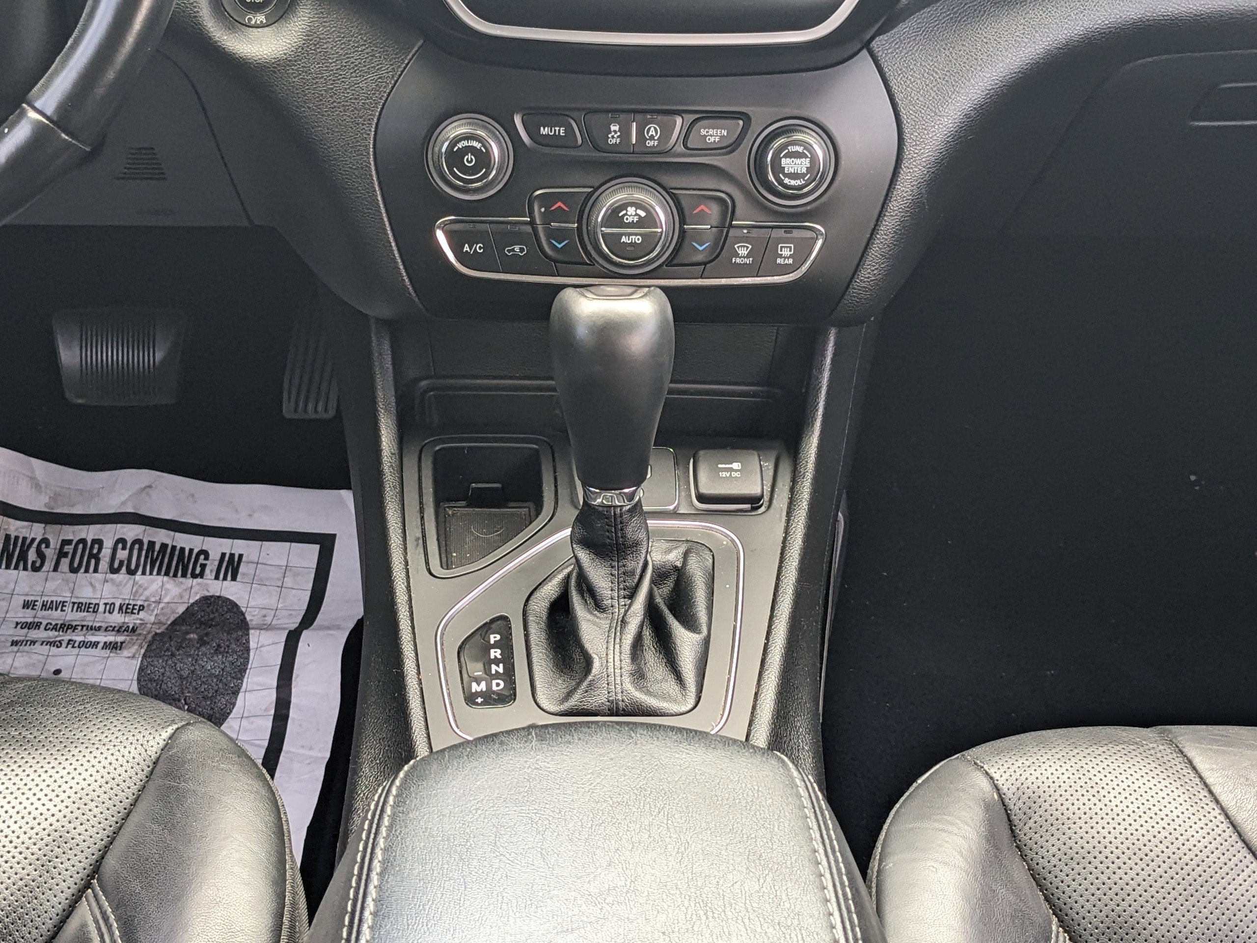 Used 2021 Jeep Cherokee Latitude Lux w/ Comfort/Convenience Group image 16