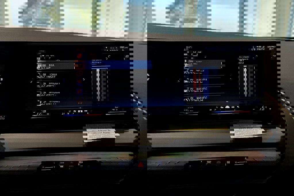 Used 2025 BMW X3 xDrive30i w/ Premium Package image 30