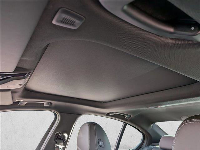 Used 2025 BMW 330i Sedan w/ Premium Package image 16
