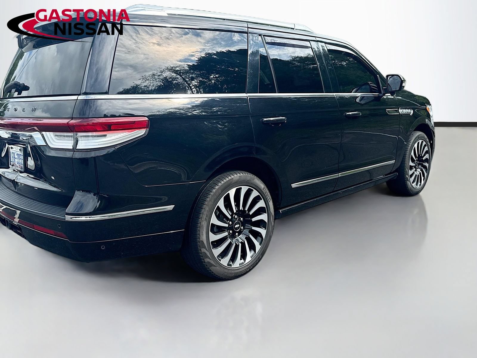 Used 2022 Lincoln Navigator Black Label AWD/4WD image 7