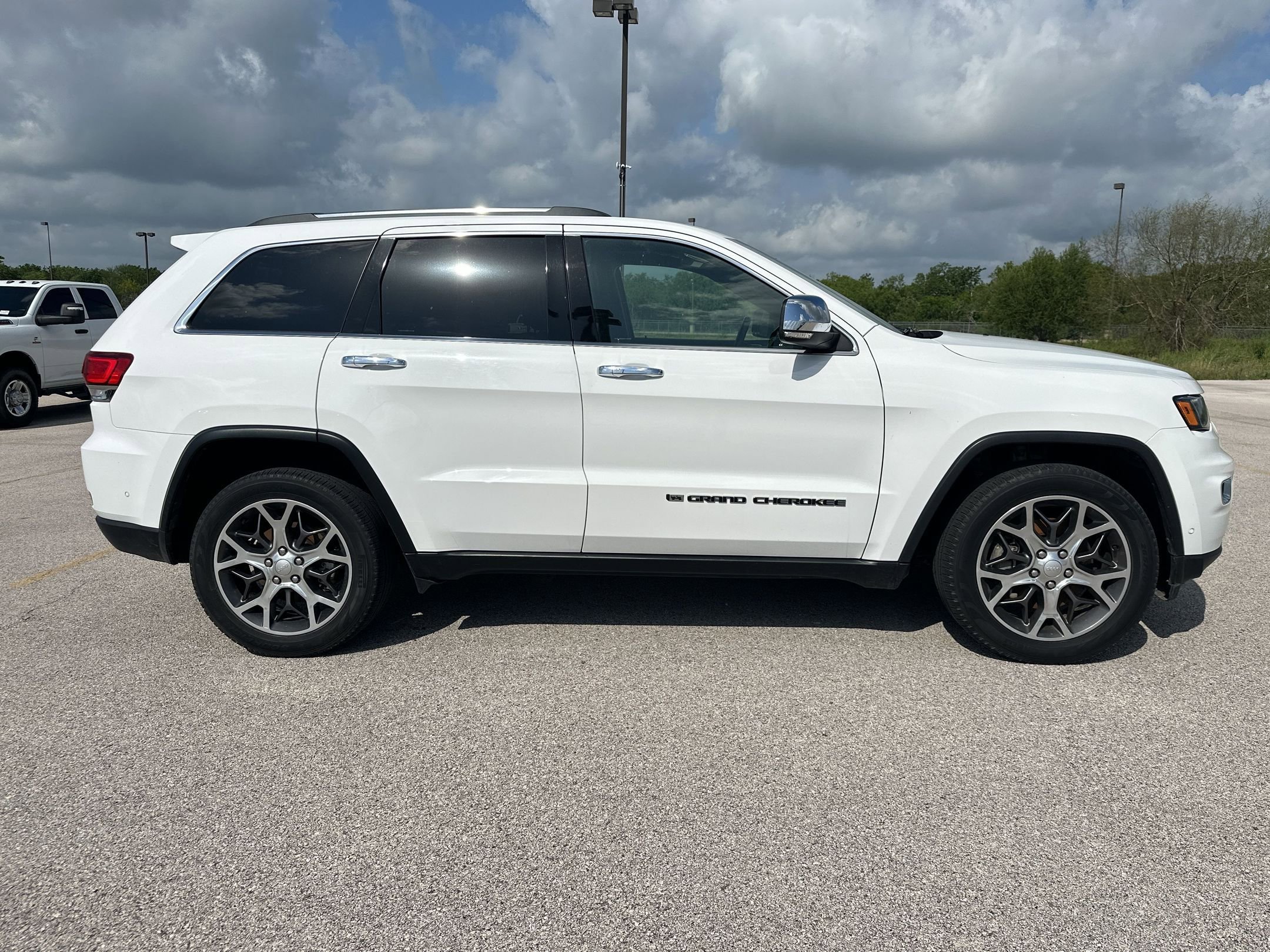Used 2022 Jeep Grand Cherokee Limited w/ Tech Group RWD image 6