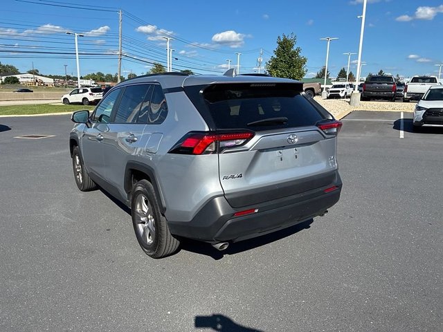 Used 2025 Toyota RAV4 XLE AWD/4WD image 12